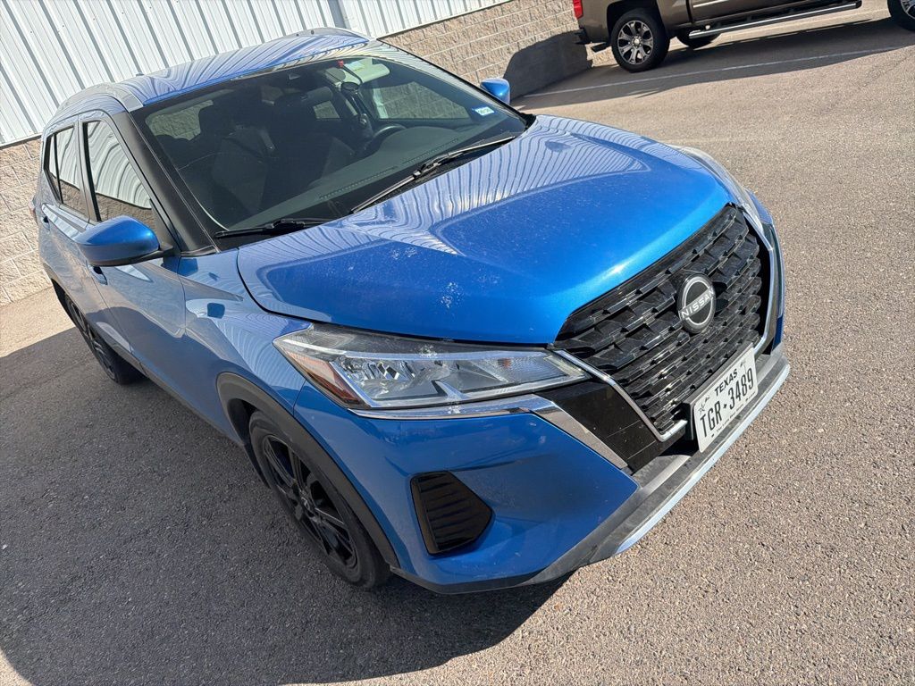 2023 Nissan Kicks SV photo 2