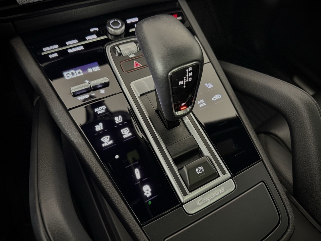 2023 Porsche Cayenne Coupe photo 26