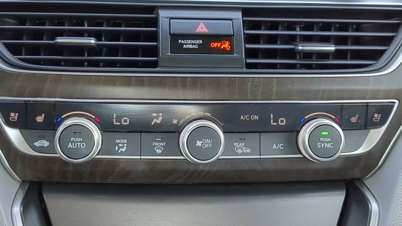 2018 Honda Accord Touring 2.0T photo 7