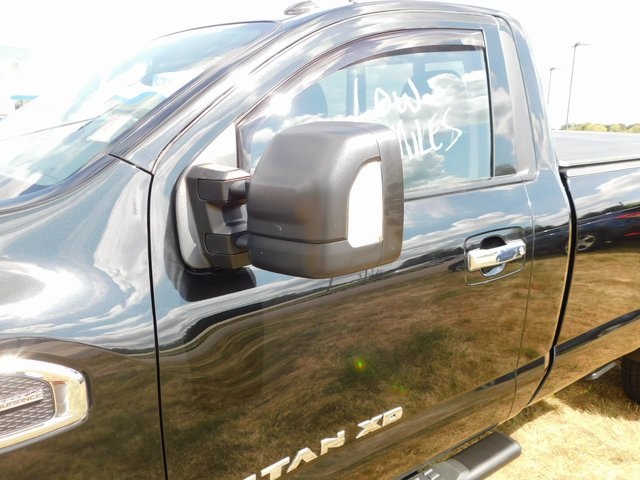2017 Nissan Titan SV photo 13