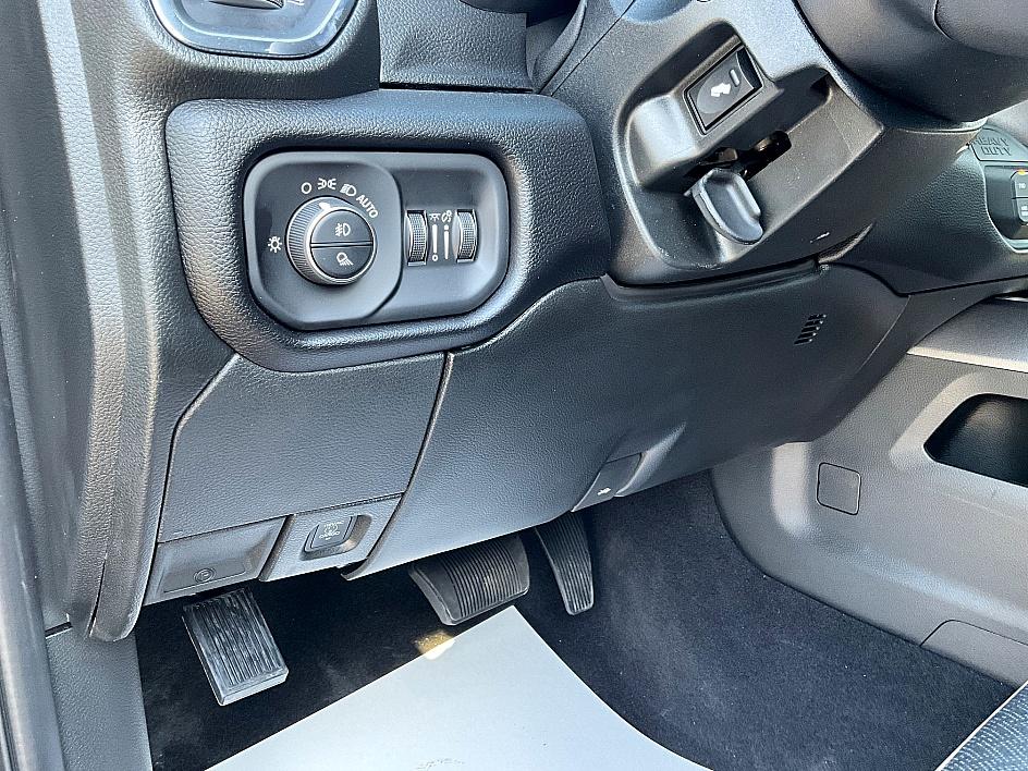 2026 Ram 3500 Laramie photo 18