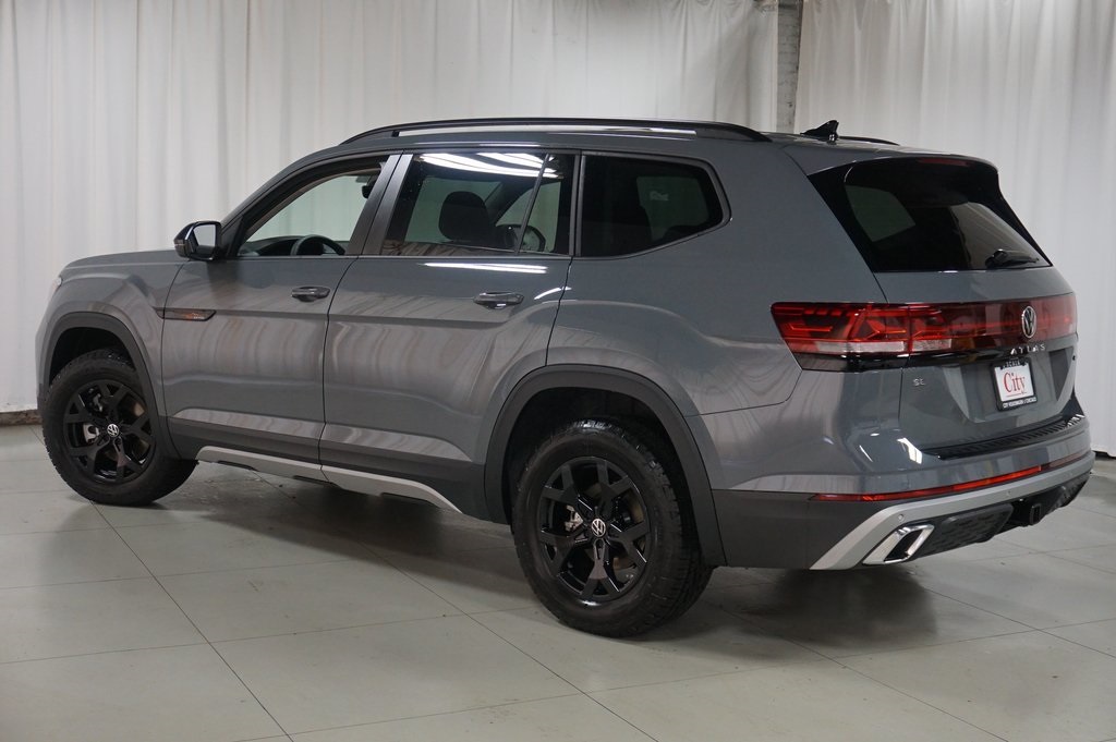 2025 Volkswagen Atlas Peak Edition SE photo 7