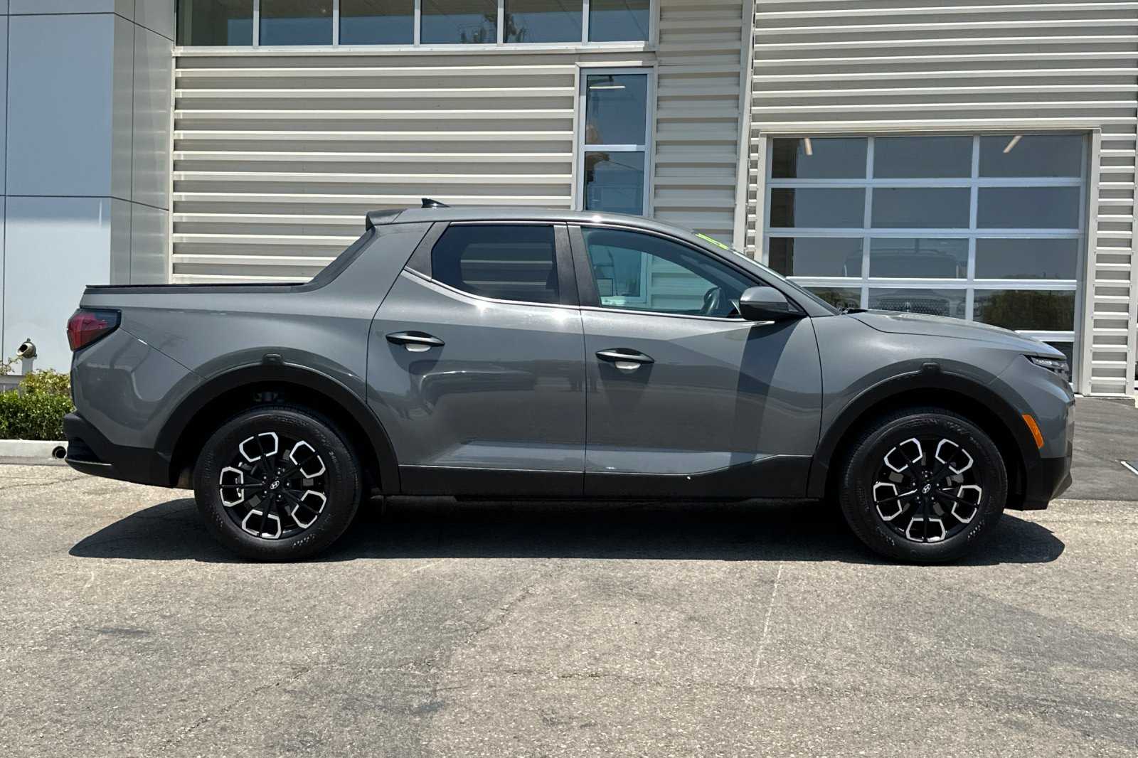 2023 Hyundai Santa Cruz SEL photo 2