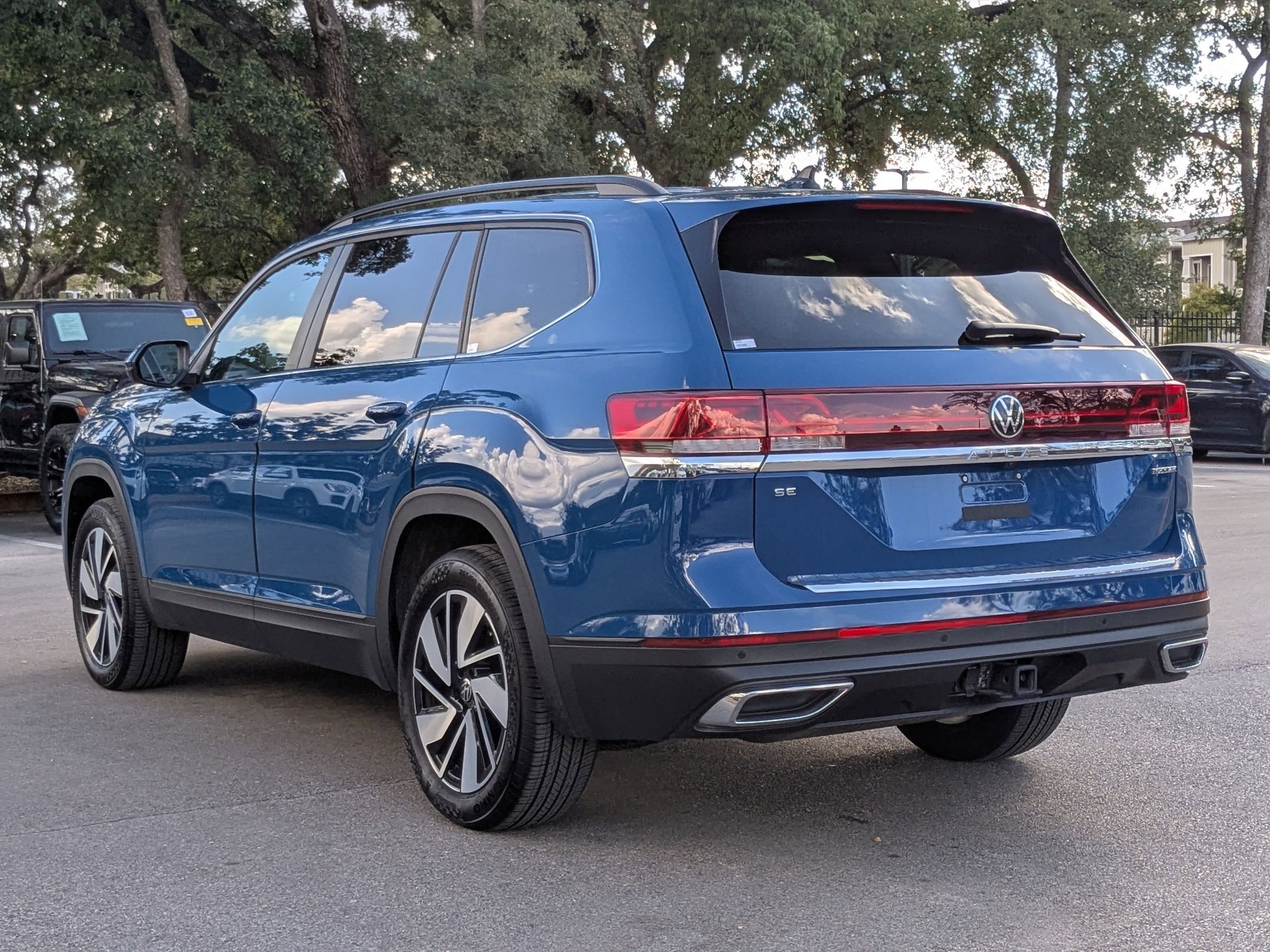 2025 Volkswagen Atlas SE Technology photo 4