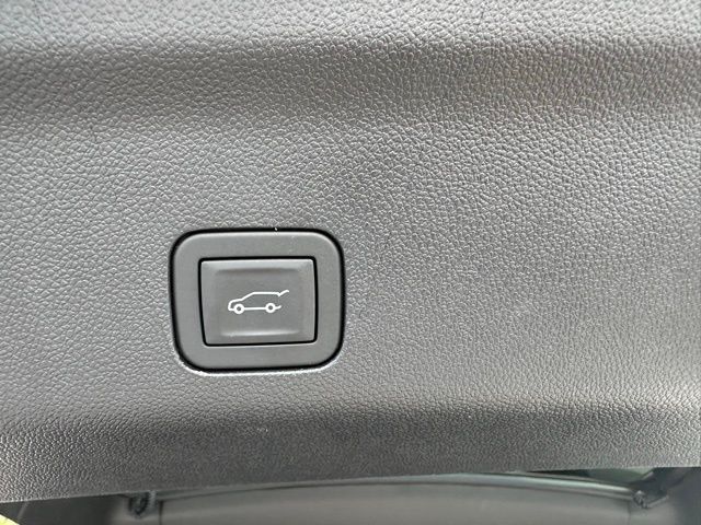 2025 Chevrolet Tahoe Premier photo 12