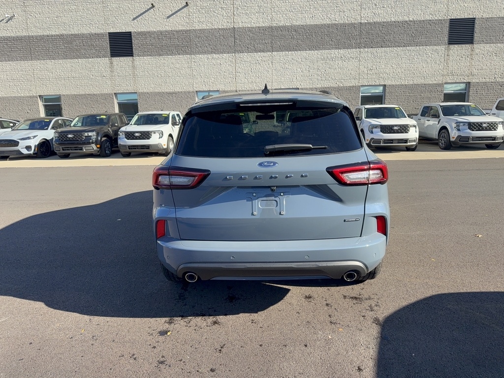 2025 Ford Escape ST-Line Elite photo 4