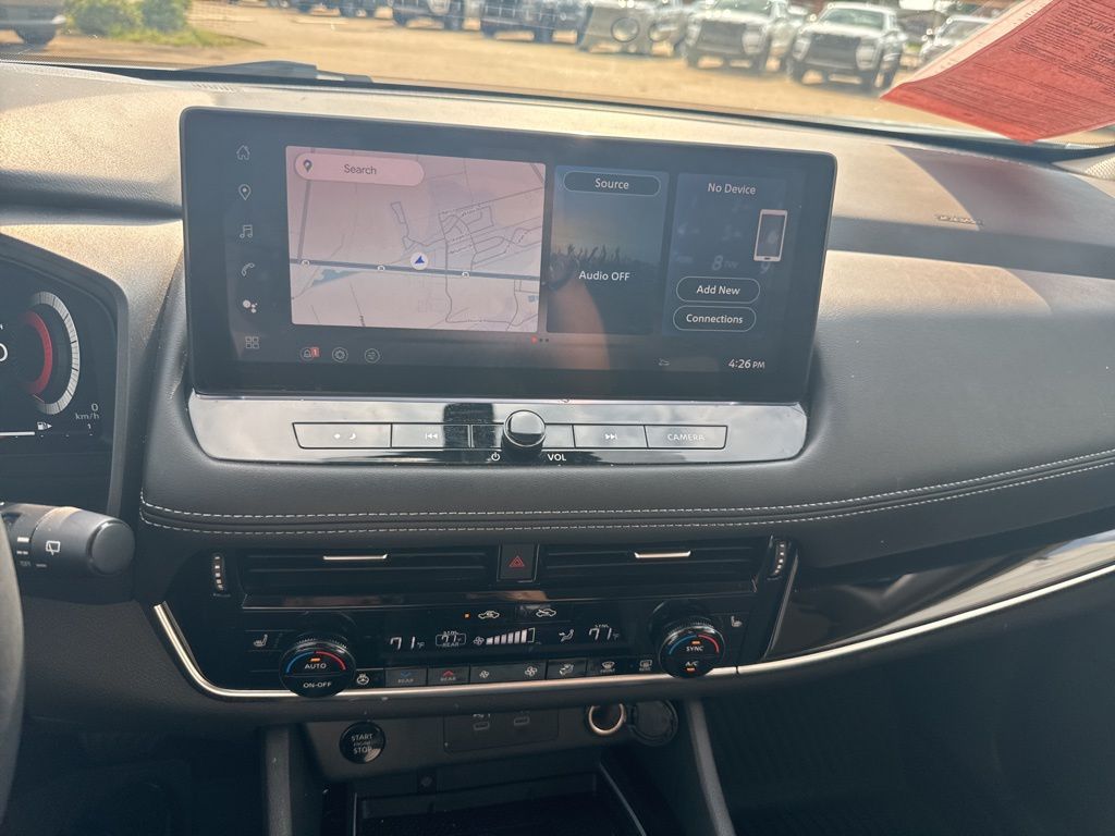 2024 Nissan Rogue SL photo 9