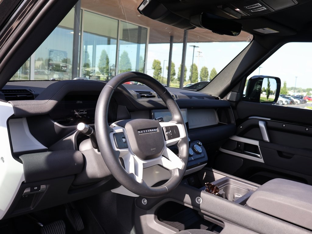 2022 Land Rover Defender 90 X-Dynamic S photo 18