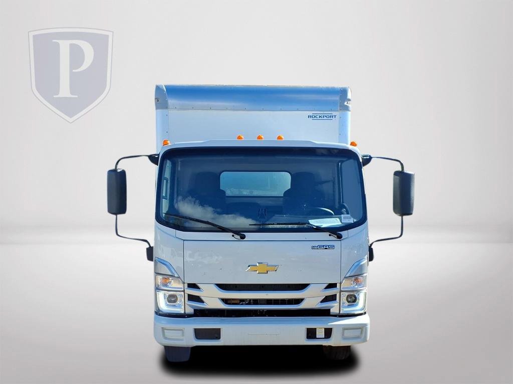 2025 Chevrolet Silverado 4500HD photo 2