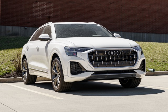 2025 Audi Q8 Premium