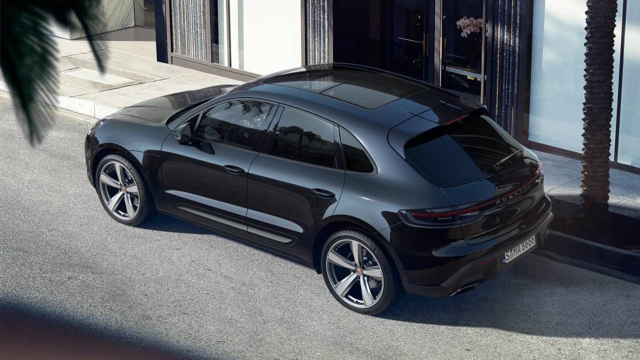 2025 Porsche Macan T photo 4