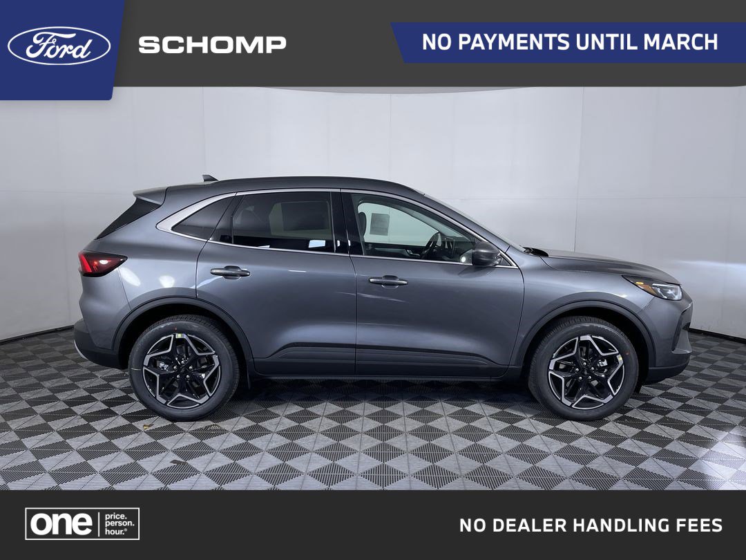 2026 Ford Escape Platinum's photo