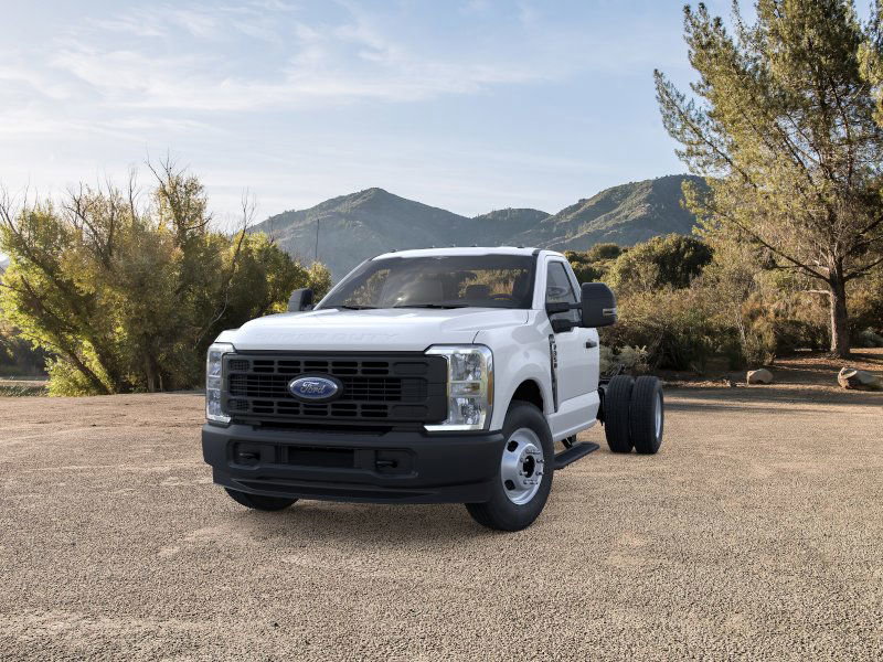 2025 Ford F-350 XL photo 2