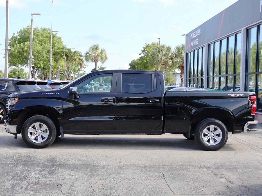 2023 Chevrolet Silverado 1500 LT photo 9