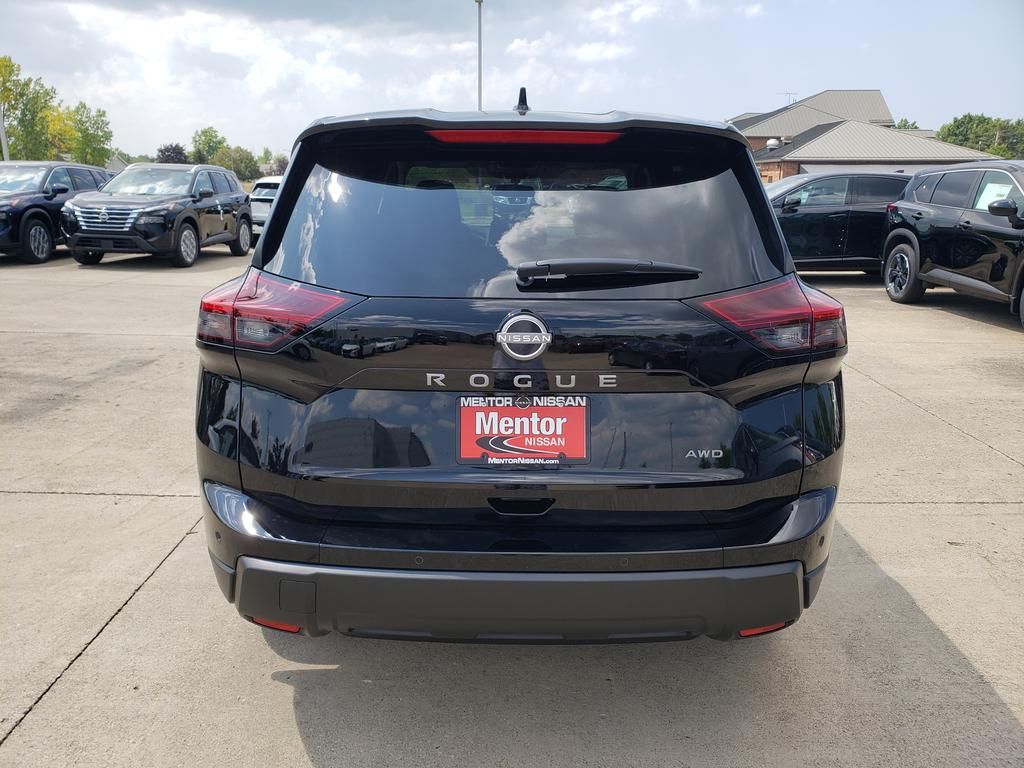 2026 Nissan Rogue SV photo 4