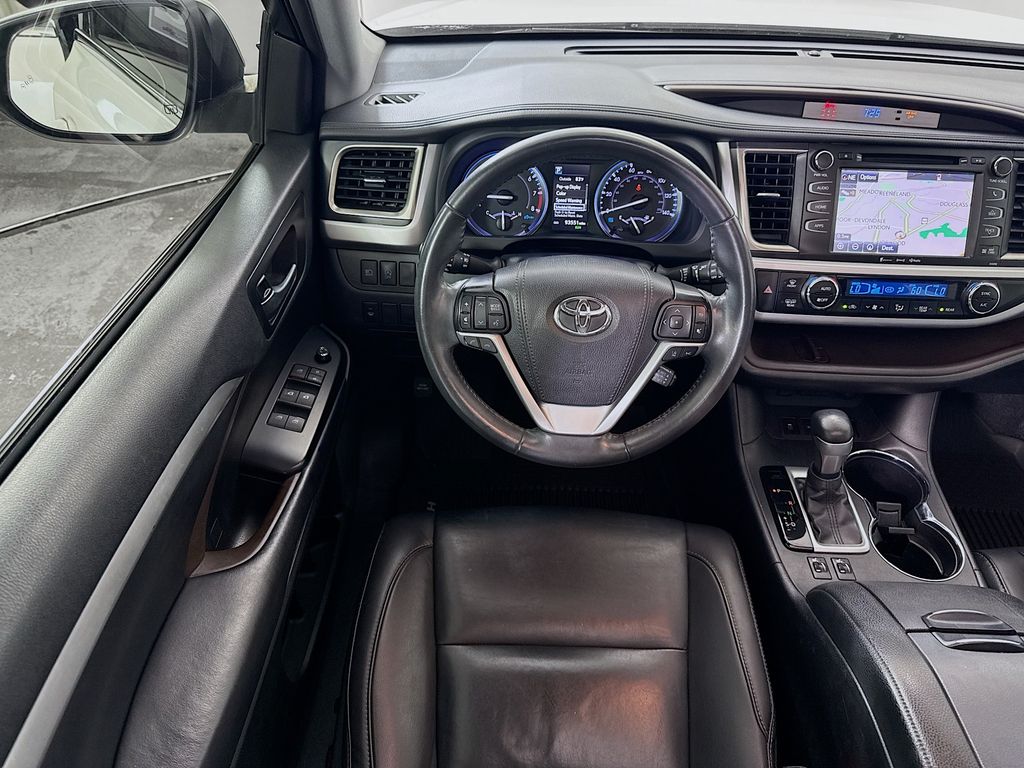 2019 Toyota Highlander XLE photo 17