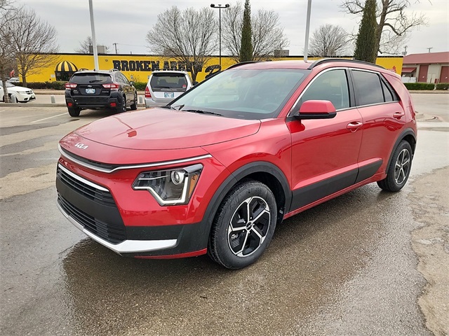 2025 Kia Niro LX photo 8