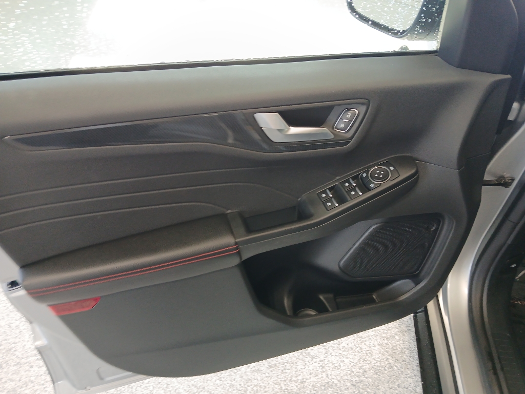 2023 Ford Escape ST-Line photo 12