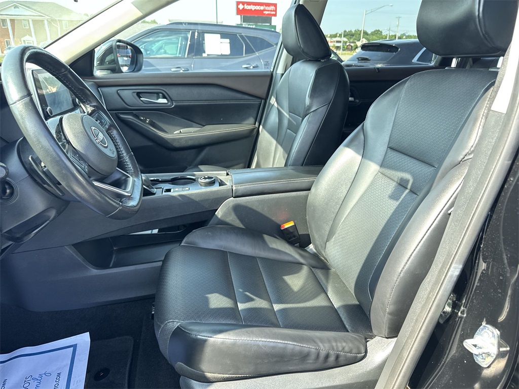 2023 Nissan Rogue SV photo 17