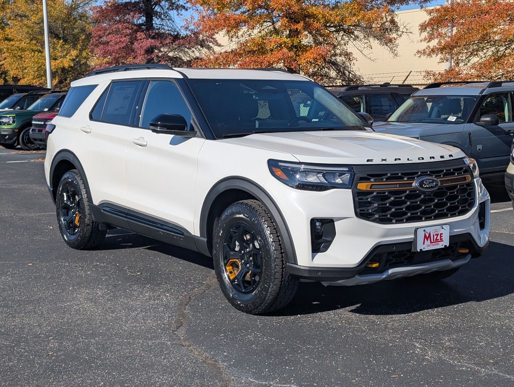 2026 Ford Explorer photo 2