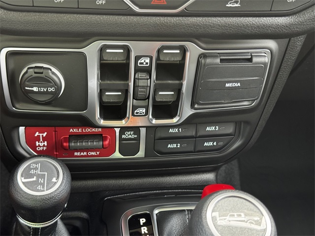 2025 Jeep Gladiator Willys photo 30