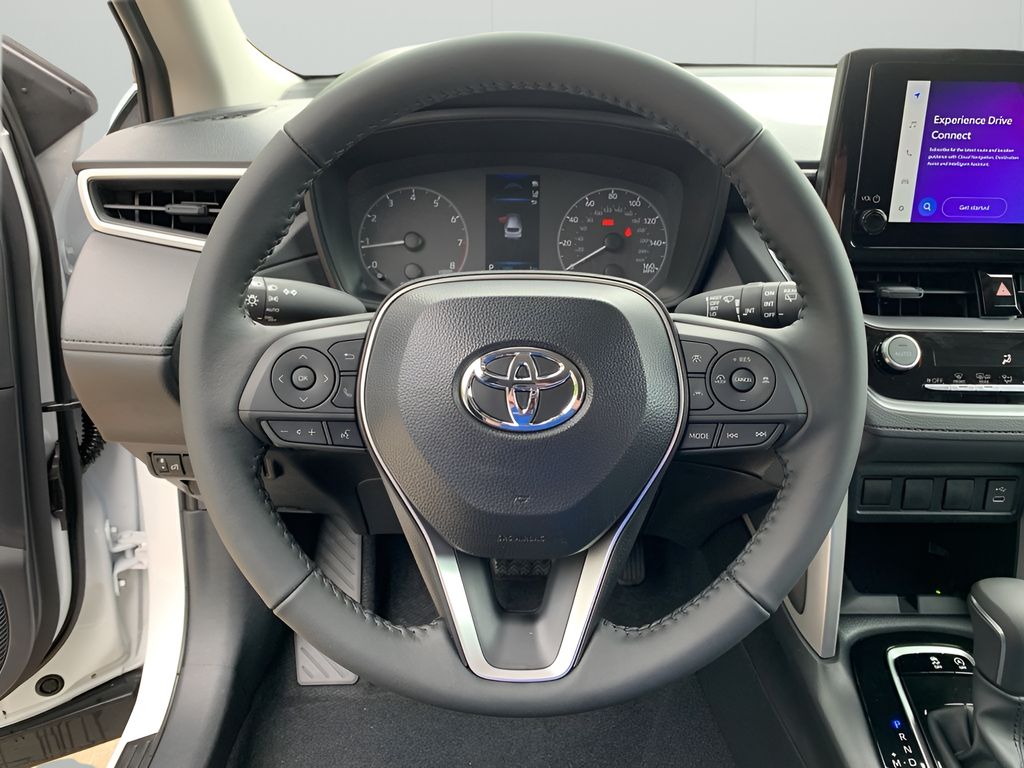 2025 Toyota Corolla Cross LE photo 22