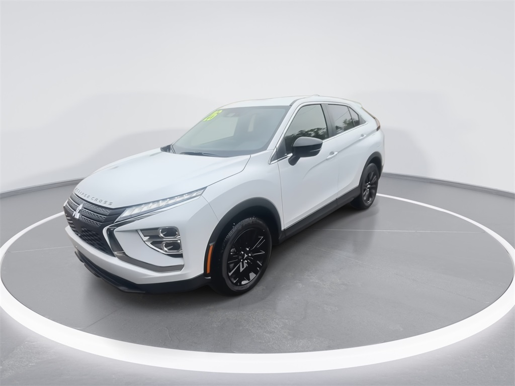 2026 Mitsubishi Eclipse Cross LE photo 4