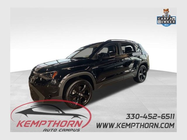 2025 Volkswagen Taos SE Black