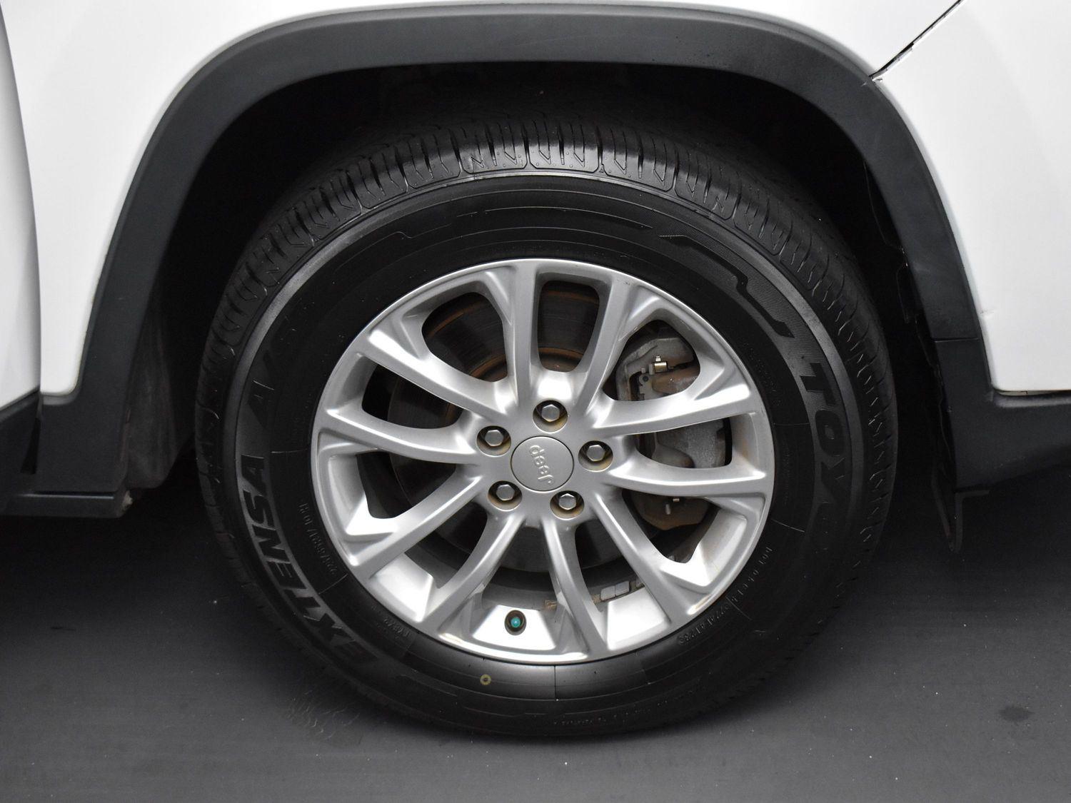 2019 Jeep Cherokee Latitude photo 26