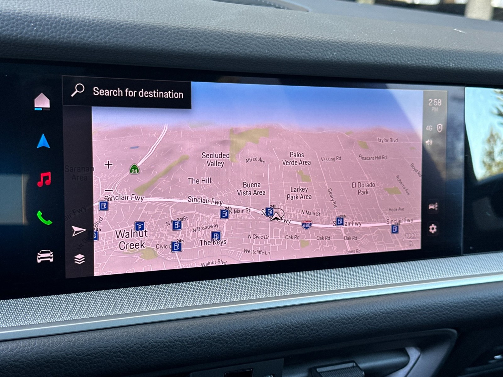 2025 Porsche Cayenne photo 18