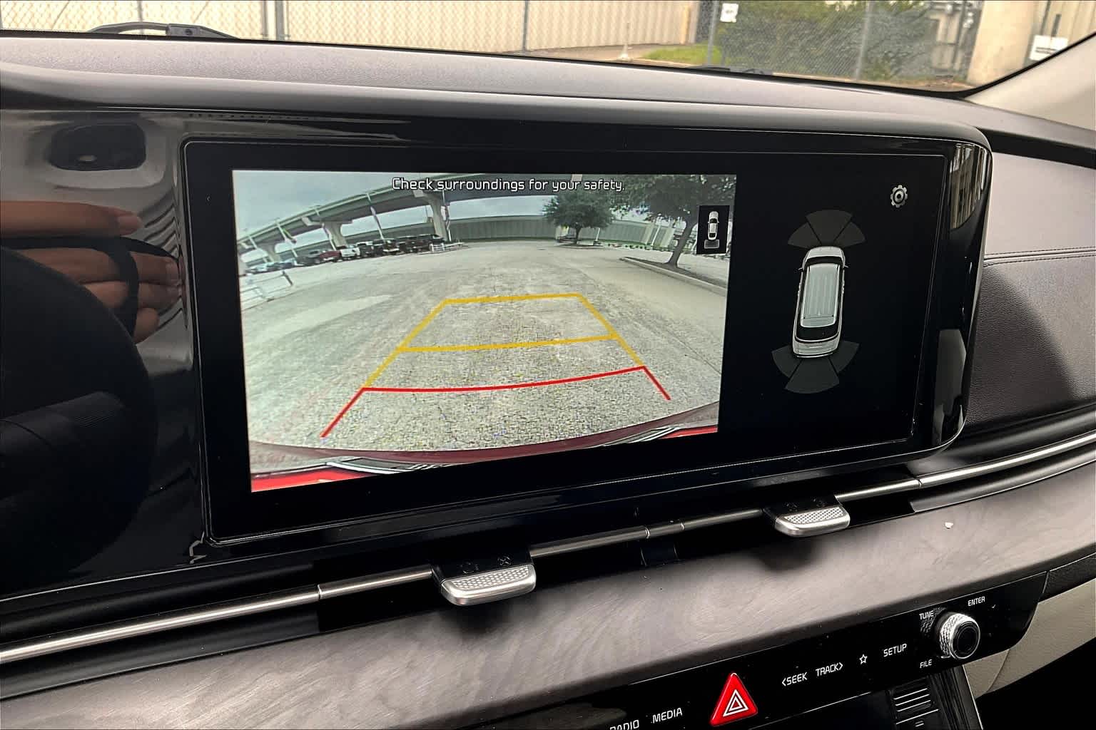 2022 Kia Carnival EX photo 23