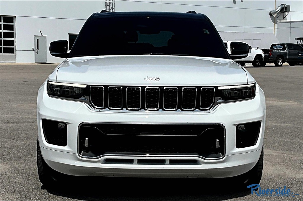 2024 Jeep Grand Cherokee Overland photo 2
