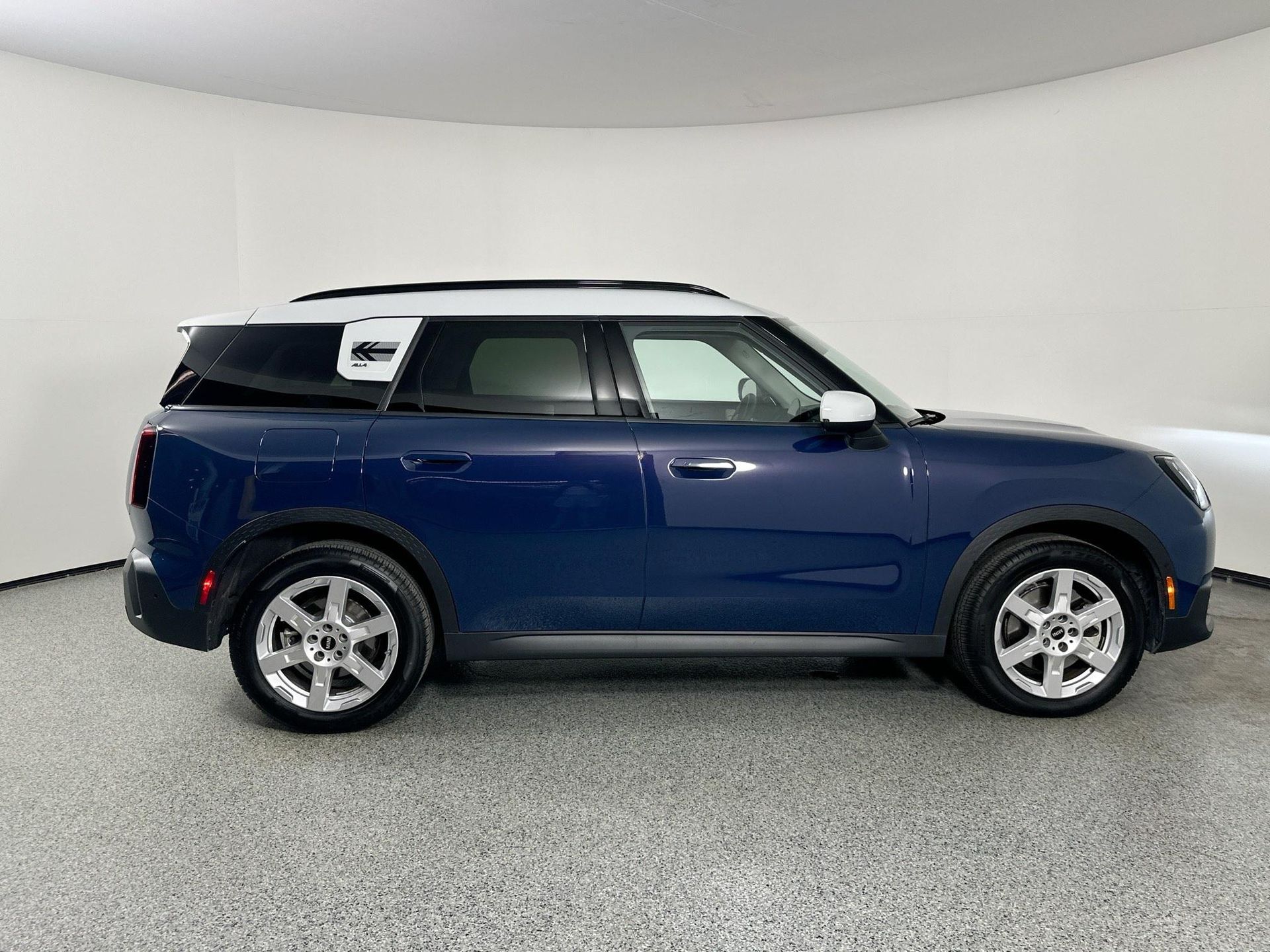2025 Mini Cooper S ALL4 photo 4