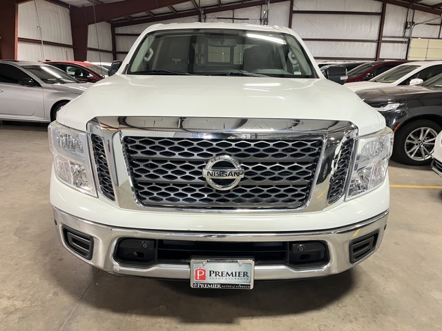 2018 Nissan Titan SV photo 4