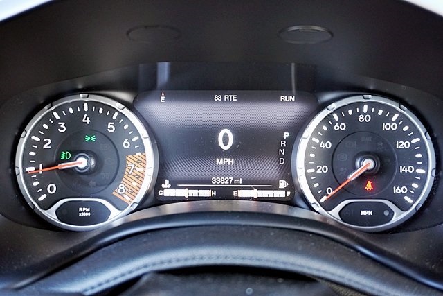 Used 2022 White Jeep Latitude image 31