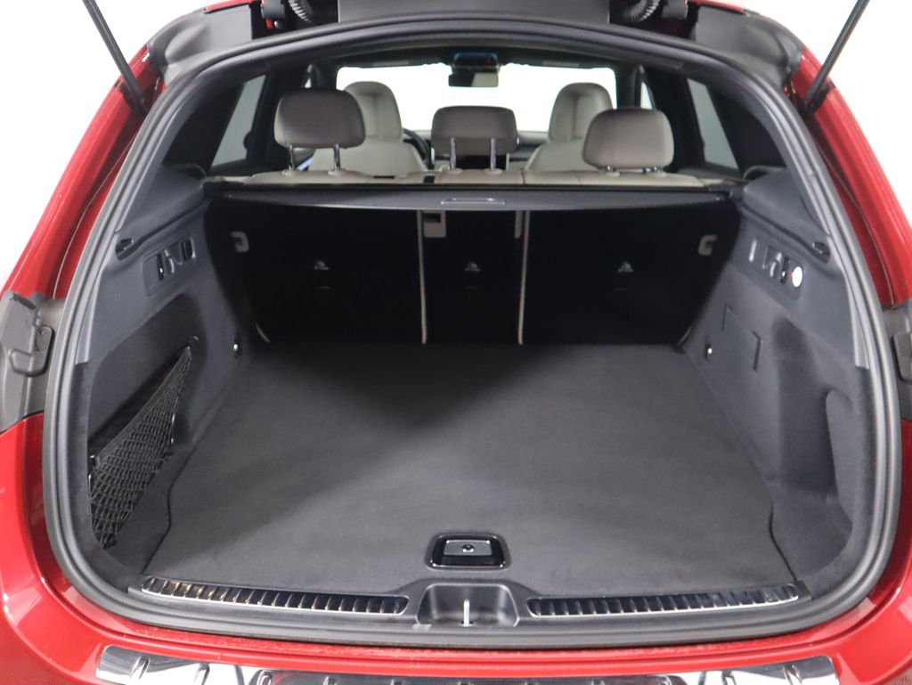 2025 Mercedes Benz GLC 300 photo 26
