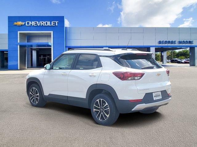 2026 Chevrolet Trailblazer LT photo 3