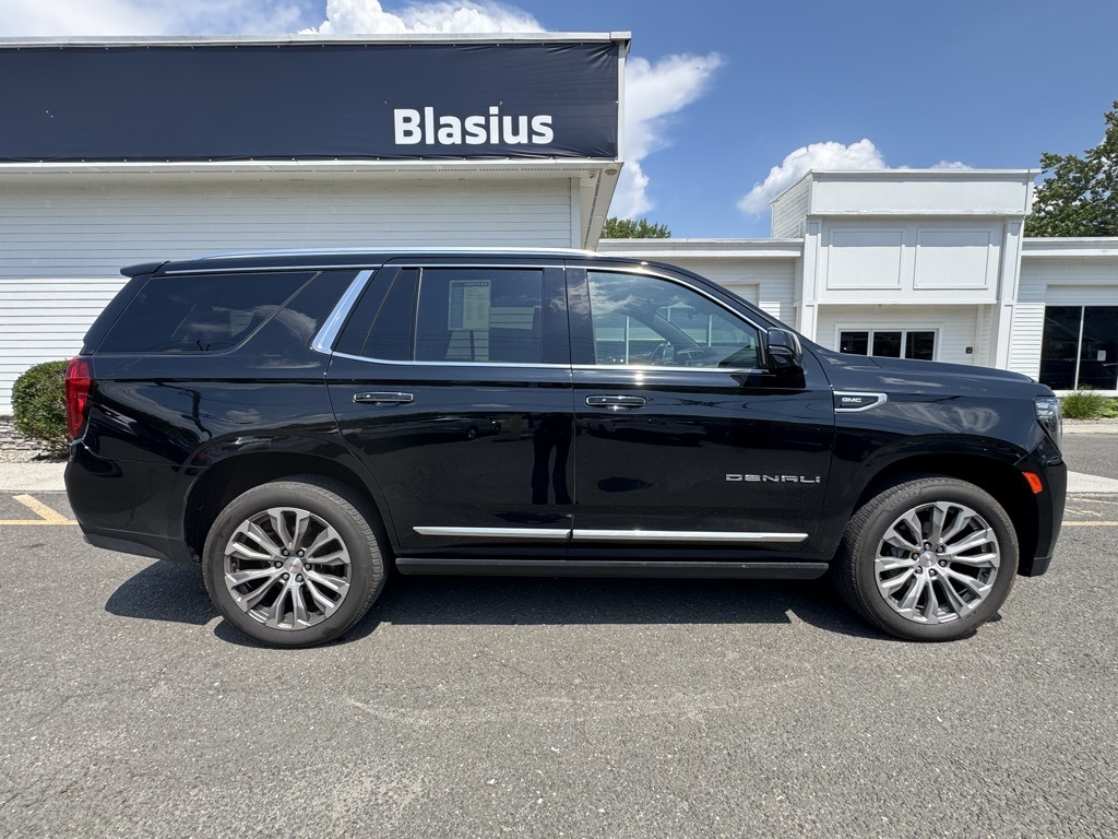 2022 Gmc Yukon Denali photo 2