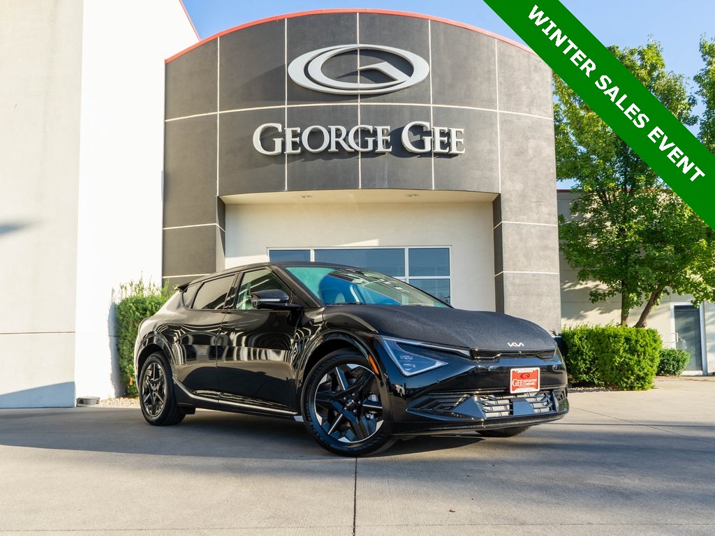 2025 Kia EV6 Wind's photo