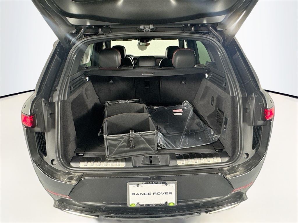 2025 Land Rover Range Rover Sport SE photo 22