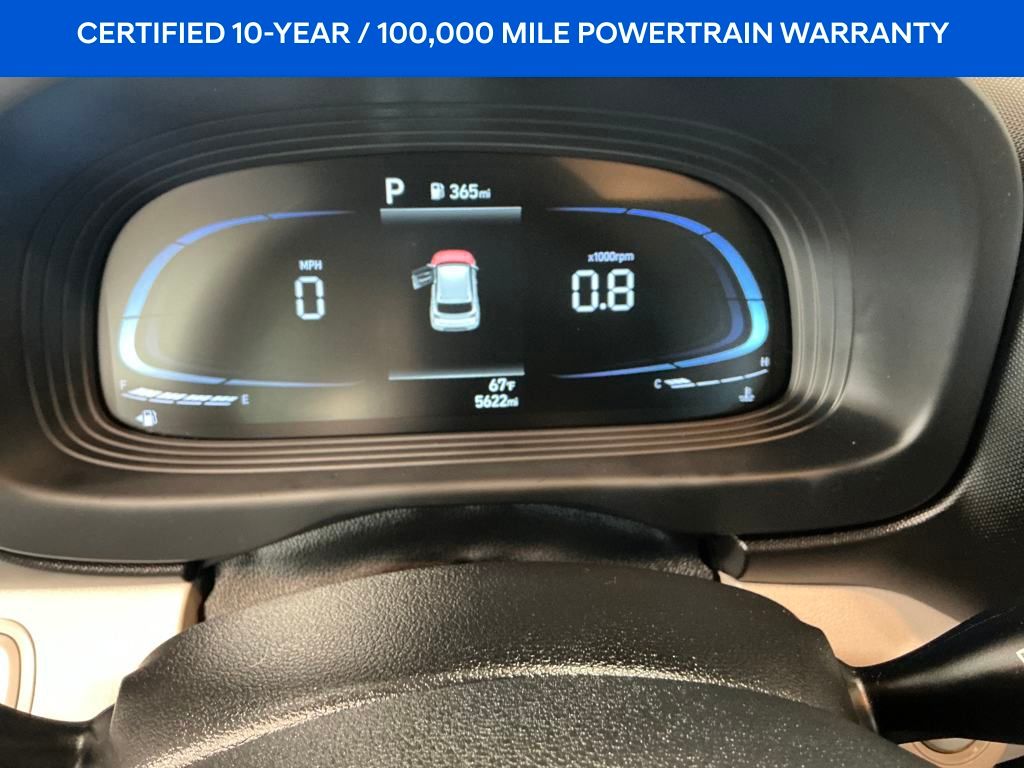 2024 Hyundai Venue SEL photo 3