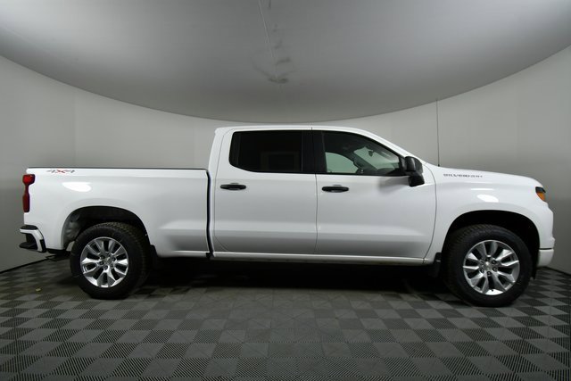 2025 Chevrolet Silverado 1500 Custom photo 13