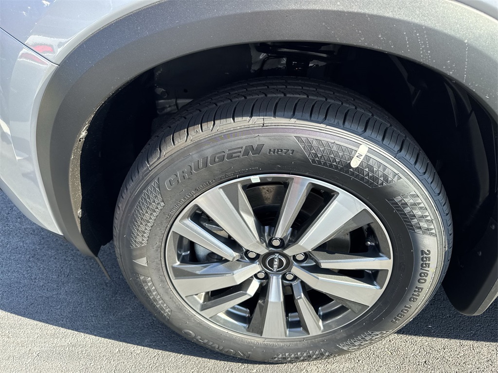 2025 Nissan Pathfinder SL photo 14