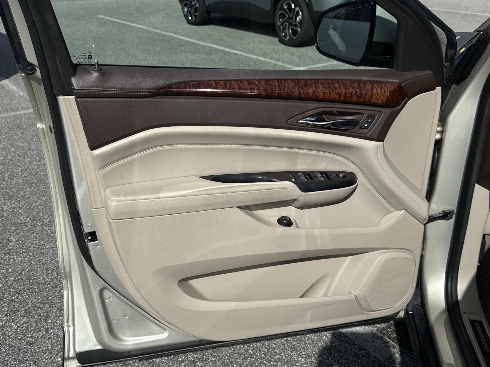 2016 Cadillac SRX Luxury photo 16