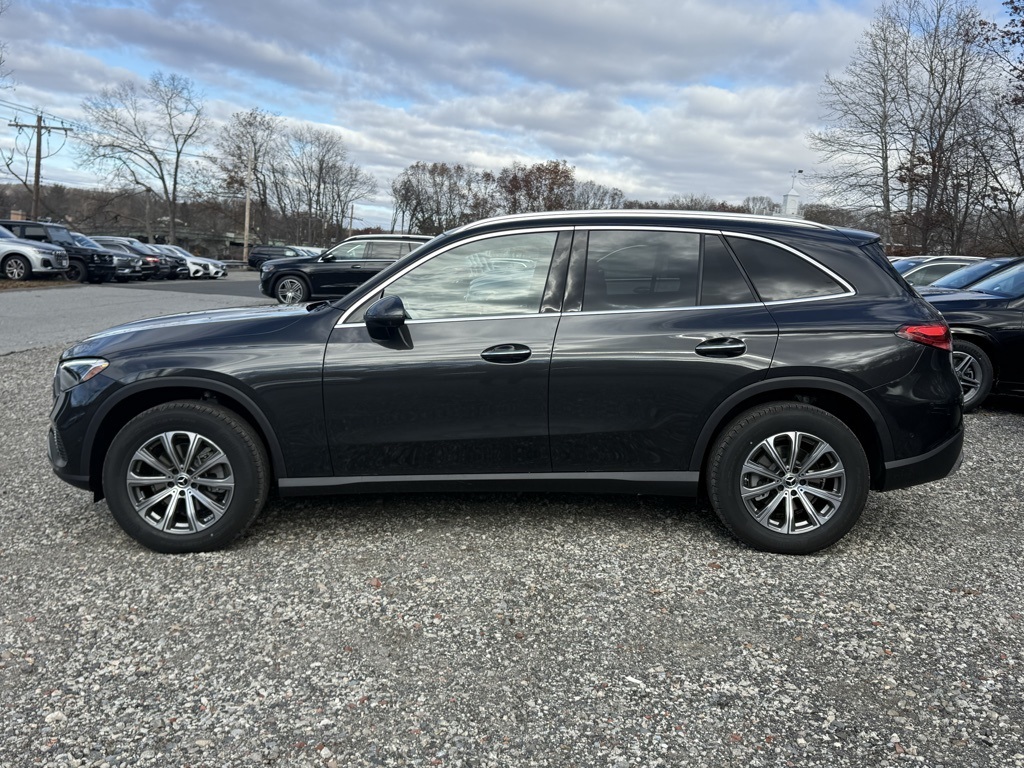 2026 Mercedes Benz GLC 300 4MATIC photo 4