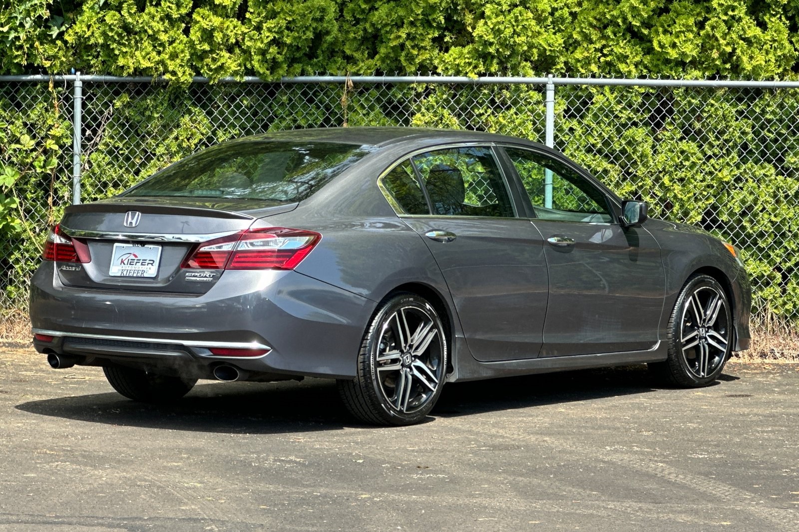 2017 Honda Accord Sport photo 4