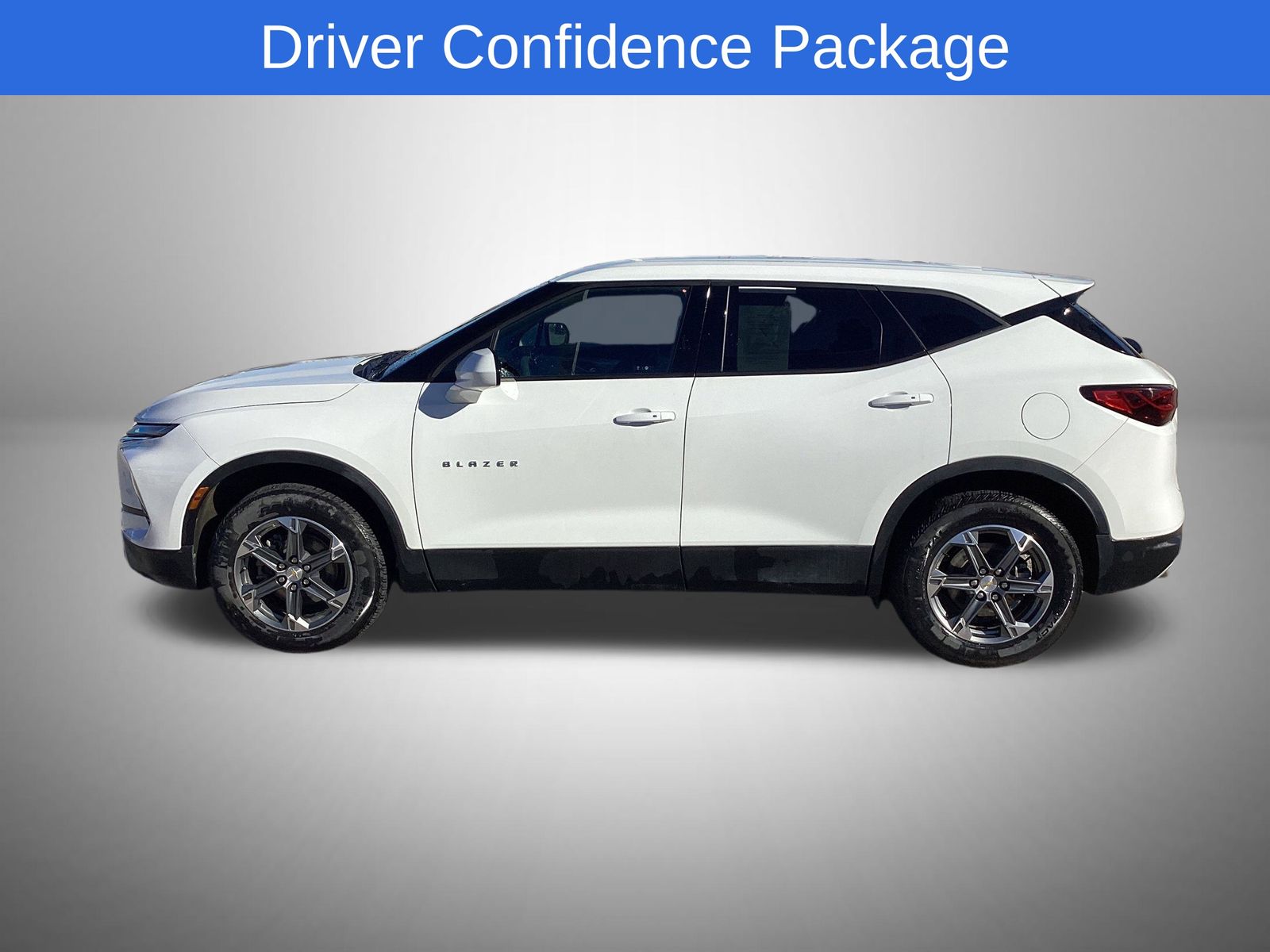 2023 Chevrolet Blazer 2LT photo 2