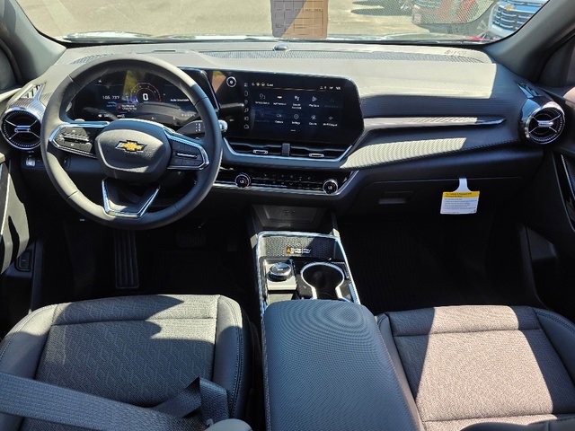 2026 Chevrolet Equinox LT photo 2