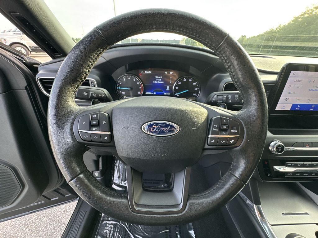 2020 Ford Explorer XLT photo 11