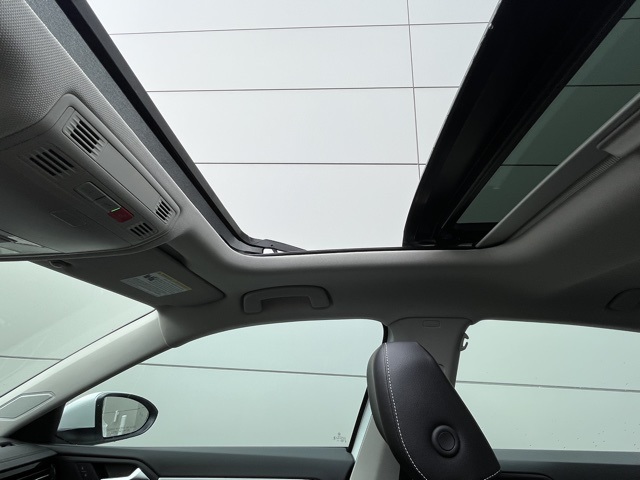 2026 Volkswagen Jetta SE photo 10